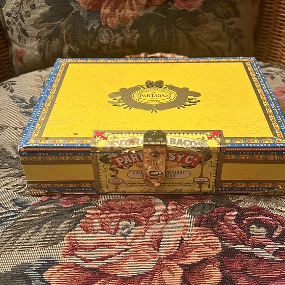 Cigar box purse with Bamboo handle - Picture 3 of 7